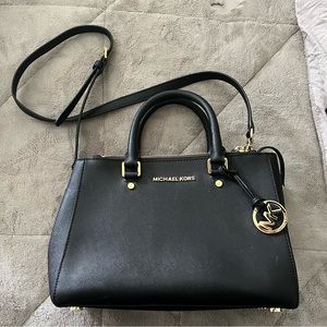 EVERYTHING MUST GO Michael Kors purse